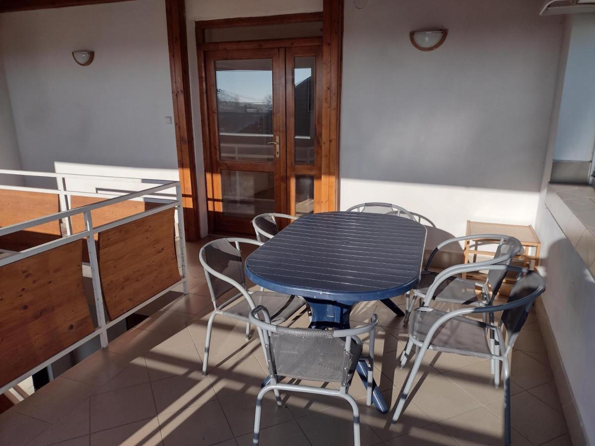 Hannah - Relax Dom Pod Orechom I4 Travnica Exterior photo